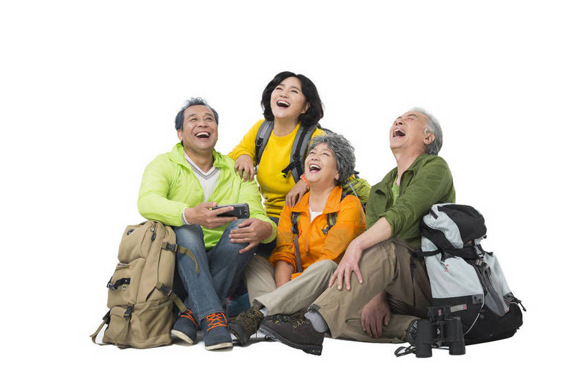 东方人,成年人,中年人,老年人,头发,四个人,人群,伙伴,朋友,坐,大笑,横图,彩色,照片,白色背景,仰视,聚会,旅游,度假,快乐,通讯,友谊,幸福,分享,团队,互联网,科技,秋季,道路,地图,手机,北京,中国,亚洲,盘绕,服装,节日,庆祝,并排,环绕,围绕,因特网,网络,网址,信息,图片,望远镜,域名,交通,年轻,生活,环抱,休闲装,黄种人,方向,文化,娱乐,电子产品,衣服,白色,背包,春季,郊游,庆典,休息,休闲,游玩,健康,休闲服,放松,活力,精神,亲密,自信,查询,开怀大笑,通信,创意,摄影,服饰,缭绕,生活方式,靠近,引导,指引,纪念,假期,退休,享乐,查找,愉悦,关爱,娱乐活动,亲近,露营,地址,玩乐,户外运动,结伴,装备,周末,东亚,陪同,重阳节,情感,乐观,无线电技术,陪伴,无忧无虑,交流,上网,友情,老年男性,老年女性,男人,男性,女人,女性,亚洲人,中国人,沟通,坐着,低角度拍摄,全身,影棚拍摄,旅行,欢乐,开心,愉快,登高节,老年节,导航,运动装,伴随,bj174
