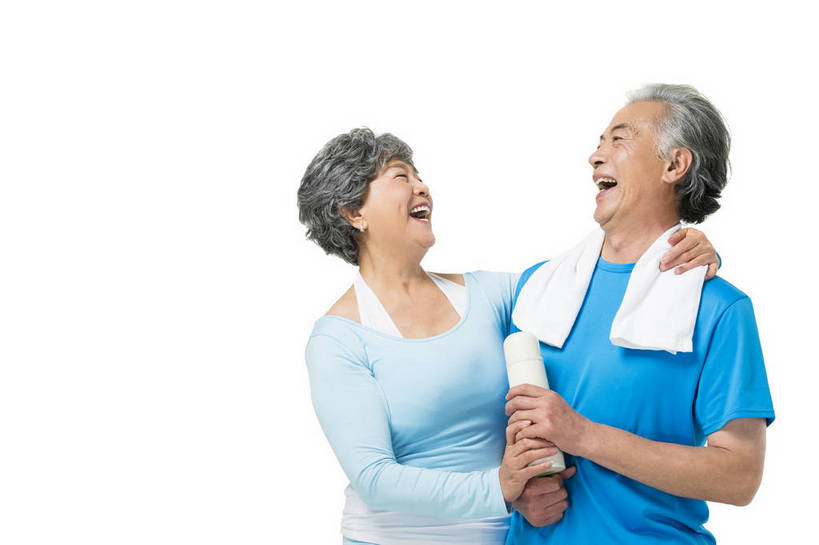 东方人,成年人,老年人,头发,两个人,家庭,夫妻,丈夫,妻子,站,大笑,横图,彩色,照片,白色背景,运动服,爱情,锻炼,快乐,幸福,分享,运动,杯子,北京,中国,亚洲,游客,并排,背心,图片,浪漫,年轻,生活,拿着,黄种人,鼓励,饮用水,运动裤,白色,水杯,毛巾,加油,休闲,和谐,健康,温暖,温馨,一家人,恩爱,放松,活力,精神,乐趣,亲密,自信,开怀大笑,恋人,摄影,生活方式,搭肩,靠近,清爽,和睦,退休,精力充沛,享乐,轻松,练习,愉悦,关爱,清新,亲近,保温杯,爱好,东亚,陪同,乐观,陪伴,老年男性,老年女性,男人,男性,女人,女性,亚洲人,中国人,夫妇,情侣,搂抱,拥抱,半身,影棚拍摄,健身,爱,欢乐,开心,愉快,伴侣,融洽,运动装,伴随,bj174