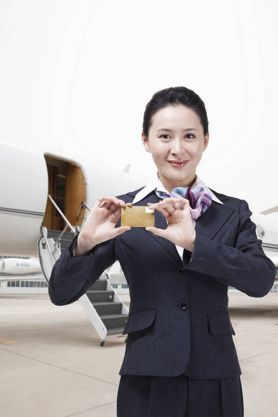 东方人,成年人,一个人,商务人士,商务女性,机场,广场,停车场,站,微笑,竖图,彩色,室外,白天,西装,购物,商务,快乐,幸福,智慧,旅途,骄傲,成功,信心,信用卡,消费,飞机,北京,中国,亚洲,仅一个人,套装,正装,图片,地面,交通,豪华,年轻,黄种人,航空,卡片,停机坪,交通工具,支付,卡,放松,零售,美女,自信,储蓄,服务,财富,金融,理财,运输,摄影,生活方式,经济,优雅,舒适,客机,付款,愉悦,成就,载具,高档,商务装,单人,流通,贸易,工薪阶层,东亚,端庄,空运,乐观,精明,单独,北京首都国际机场,客户服务,银行卡,年轻女性,女人,女性,亚洲人,中国人,年轻人,白领,上班族,旅行,欢乐,开心,愉快,奢华,商务旅行,商务机,私人飞机,公务机,商务飞机,行政机,bj174