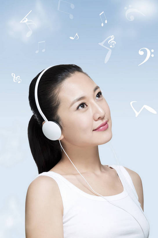 东方人,成年人,脸,头,脸颊,头发,一个人,微笑,竖图,彩色,照片,室内,白天,背景,化妆,美容,时尚,快乐,满意,幸福,纯洁,信心,数码,科技,美景,北京,日光,中国,亚洲,仅一个女性,仅一个人,阴影,网络,背心,符号,图片,景观,光亮,高光,几何,计算机图形,美丽,年轻,音乐,合成,黄种人,娱乐,干净,数码合成,肩膀,蓝色,白色,黑色,自然,耳机,听音乐,休闲,健康,景色,放松,活力,可爱,美女,童年,童趣,自信,摄影,生活方式,青春,清爽,光滑,电脑合成图,数码合成图,精力充沛,享乐,轻松,愉悦,合成图,关爱,清新,自然风光,爱好,音符,改变,单人,童真,东亚,烂漫,无邪,纯净,乐观,细腻,平滑,单独,完美,天真,年轻女性,女人,女性,亚洲人,中国人,年轻人,头部,脸部,脸蛋,面部,休闲活动,半身,影棚拍摄,欢乐,开心,愉快,光斑,美人,bj174