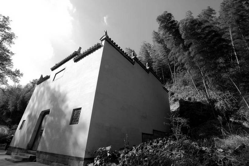 无人,家,横图,黑白,室外,白天,仰视,纯洁,山,窗户,楼梯,门,竹子,中国,亚洲,阴影,光线,瓦片,影子,房屋,阶梯,墙,屋檐,屋子,山峰,云,竹林,云朵,山峦,云彩,江西,婺源,楼房,檐,墙壁,墙面,台阶,住宅,白云,天空,阳光,门框,天,高雅,东亚,江西省,中华人民共和国,华东地区,奉献,赣,婺源县,质朴,正直,上饶,上饶市,担当,竹,低角度拍摄,房子,奋进,操守,四君子,岁寒三友,性坚,虚怀,虚心,善群,卓尔,shlxx1
