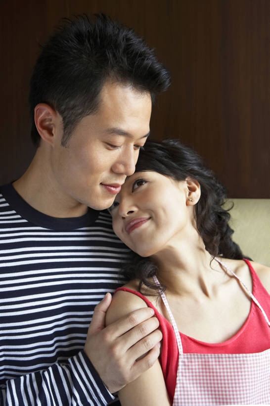 东方人,成年人,两个人,家庭,夫妻,丈夫,妻子,微笑,竖图,室内,白天,正面,快乐,幸福,北京,中国,亚洲,连接,围裙,浪漫,休闲装,亲昵,站着,休闲,温暖,温馨,一家人,面对面,调情,亲密,搭,摄影,和睦,享乐,搭着,东亚,陪同,真爱,陪伴,男人,年轻男性,年轻女性,女人,女性,亚洲人,中国人,年轻人,情侣,烹调,拥抱,半身,彩图,爱,深情,融洽,伴随,bj175