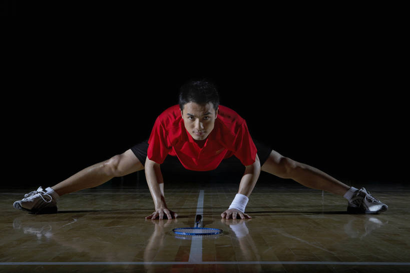 东方人,成年人,一个人,运动员,体育馆,健身房,运动场,俯卧撑,横图,室内,正面,运动服,运动鞋,成功,运动,合作,团队,集体,信心,竞争,北京,中国,亚洲,仅一个男性,仅一个人,伸展,准备,短裤,服装,球场,球拍,注视,休闲装,体育场,运动裤,队伍,仅一个年轻男性,衣服,红色,观察,看,教练,职业,健康,活力,平衡,舒展,摄影,服饰,观看,活动,袜,动作,察看,专心,衣着,成就,穿着,关注,决心,努力,田径运动员,合伙,挑战,东亚,运动馆,衣饰,体育活动,认真,羽毛球运动,男人,男性,年轻男性,亚洲人,中国人,年轻人,休闲活动,体育运动员,运动选手,彩图,全身,运动装,健身俱乐部,bj175