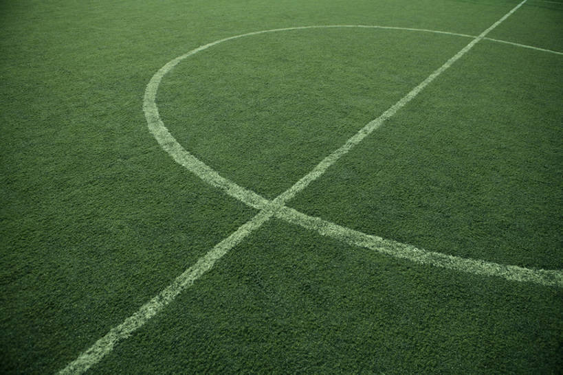 无人,足球场,横图,室外,白天,留白,锻炼,游戏,快乐,比赛,运动,竞争,橄榄球,草地,北京,日光,中国,亚洲,圆形,标志,田地,娱乐,草,绿色,休闲,健康,摄影,宁静,部分,体育运动,田径运动,东亚,寂静,人造草皮,孤独,体育,足球运动,彩图,高角度拍摄,健身,bj175