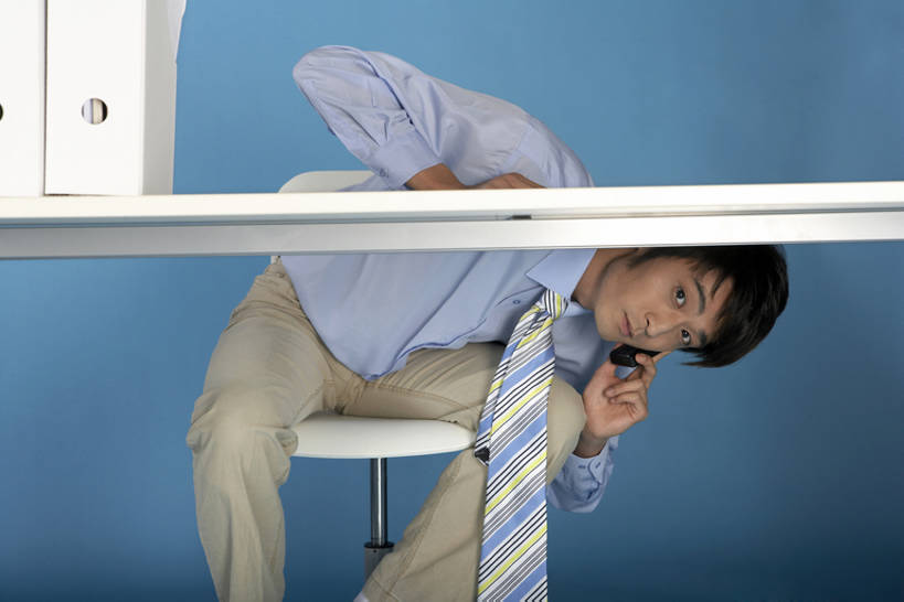 东方人,一个人,商务人士,商务男性,办公室,打电话,横图,白天,正面,衬衫,商务,通讯,技术,桌子,手机,椅子,北京,中国,亚洲,仅一个男性,仅一个人,握,黄色背景,套装,领结,文件,领带,联系,俯身,注视,现代,书桌,仅一个年轻男性,蓝色,观察,看,比较,个性,淘气,想,握着,摄影,观看,察看,隐藏,风格,象征,愉悦,庄重,忧虑,工作室,关注,走神,商务装,身份,私密,想象,工薪阶层,东亚,正式,地位,无线电技术,危险,男人,男性,年轻男性,亚洲人,中国人,年轻人,白领,上班族,电话机,说话,坐着,彩图,影棚拍摄,衬衣,办公室职员,bj175