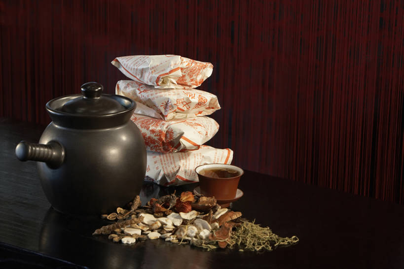 无人,家庭,横图,室内,植物,茶,桌子,静物,北京,中国,亚洲,许多,药,堆叠,风俗,包装,砂锅,茶道,草药,药草,很多,传统,汤碗,饮食,中药,树叶,饮料,自然,茶壶,医疗用品,茶馆,健康,温暖,温馨,一家人,精神,摄影,和睦,医疗,仪式,旧的,中国文化,药材,中草药,典礼,东亚,热饮,广口瓶,东亚文化,中药材,本草,制度,茶杯,彩图,融洽,传统文化,物理疗法,bj175