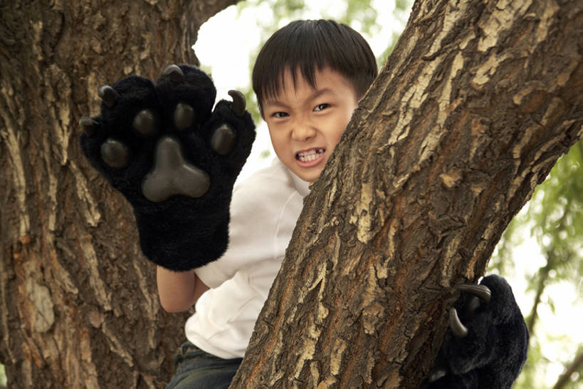 东方人,儿童,一个人,公园,站,攀登,横图,室外,白天,正面,仰视,旅游,度假,纯洁,美景,熊,北京,中国,亚洲,仅一个男性,仅一个人,生气,景观,爪子,半空,玩,注视,休闲装,娱乐,树,树干,小孩,白色,自然,观察,看,站着,仅一个小孩,享受,休闲,景色,放松,活力,可爱,力量,童年,童趣,无辜,摄影,生长,观看,爪,察看,愉悦,关注,自然风光,进攻,嚎叫,梦想,想象,童真,东亚,烂漫,无邪,天真,男孩,男人,男性,亚洲人,中国人,孩子,休闲活动,站立,半身,彩图,低角度拍摄,装扮,男生,bj175