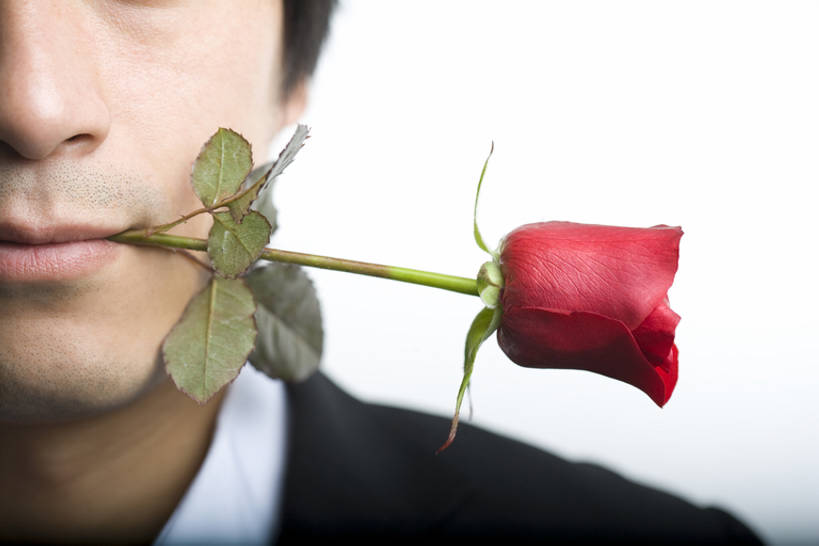 东方人,成年人,脸,头,嘴,脸颊,一个人,横图,特写,抠图,白色背景,正面,爱情,幸福,纯洁,热情,玫瑰,礼物,情人节,一根,握,套装,玫瑰花,浪漫,肩膀,花,红色,概念,温暖,温馨,恩爱,握着,摄影,部分,和睦,感动,尊敬,天真,刺玫花,徘徊花,男人,男性,亚洲人,中国人,头部,脸部,脸蛋,面部,彩图,影棚拍摄,爱,融洽,bj175