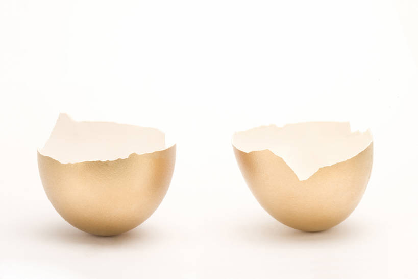 无人,横图,留白,抠图,白色背景,正面,静物,金属,鸡蛋,破坏,主食,饮食,破损,一个,颜色,摄影,单个,损坏,脆弱,代表,空白,彩图,影棚拍摄,金子,bj175