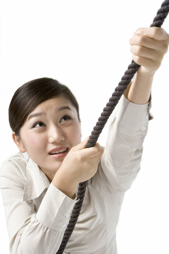 东方人,成年人,脸,头,脸颊,一个人,商务人士,秘书,商务女性,举,攀登,竖图,留白,抠图,白色背景,正面,裙子,商务,技术,中国,仅一个年轻女性,仅一个女性,仅一个人,服装,正装,肩膀,衣服,绳子,托,向上看,职业,活力,摄影,服饰,技巧,衣着,穿着,决心,努力,手艺,问题,挑战,东亚,斗争,衣饰,技能,技艺,援救,想法,年轻女性,女人,女性,亚洲人,中国人,年轻人,头部,脸部,脸蛋,面部,白领,举起,举手,举着,向上举,向上伸,向上托,彩图,高角度拍摄,影棚拍摄,妙技,办公室职员,本领,爬绳,bj175