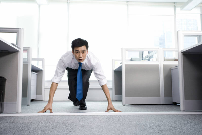 东方人,成年人,中年人,一个人,商务人士,商务男性,办公室,起跑线,蹲,横图,正面,衬衫,锻炼,商务,异乎寻常,信心,竞争,北京,中国,亚洲,仅一个男性,仅一个人,仅一个中年男性,准备,套装,领带,起跑架,书桌,职业,概念,健康,隔断,个性,摄影,象征,庄重,决心,努力,商务装,身份,工薪阶层,东亚,正式,地位,男人,男性,中年男性,亚洲人,中国人,白领,上班族,彩图,全身,衬衣,办公室职员,bj175