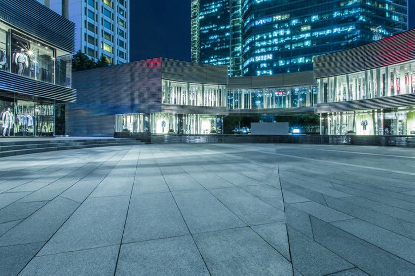 无人,办公室,商店,广场,横图,室外,夜晚,留白,背景,度假,商务,时尚,石头,美景,城市风光,城市,建筑,路,商场,玻璃,北京,中国,亚洲,弯曲,装饰,石子,庭院,景观,地面,首都,宏伟,娱乐,干净,现代,霓虹,享受,休闲,办公大楼,景色,放松,摄影,建造,照亮,风格,都市风光,华贵,市区,东亚,发展,中华人民共和国,北京市,京,北平,华北地区,繁荣,金融区,设计,石块,岩石,彩图,高层建筑,当代,北京CBD,北京商务中心区,中国北京大北窑,华贸中心,建筑结构,汽车广告背景图,bj175