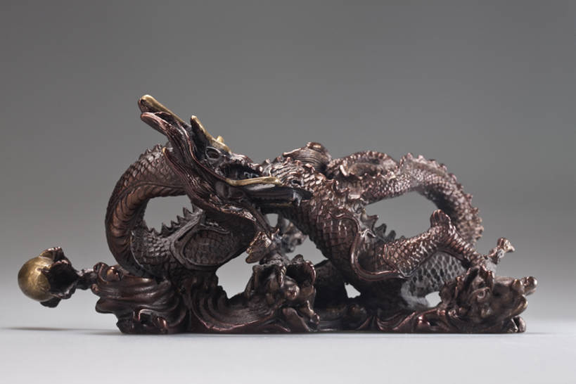 无人,横图,特写,奢侈,成功,静物,金属制品,雕塑,北京,中国,亚洲,黑色背景,神话,艺术,金属,龙,雕像,艺术品,古典,豪华,历史,传统,古代,一个,摄影,单个,古董,华丽,高贵,中国文化,图腾,传说,古典风格,东亚,青铜,祥瑞,富丽,灵兽,权势,尊荣,华美,古代文明,幸运,彩图,影棚拍摄,传统文化,华侈,奢华,过去,bj175