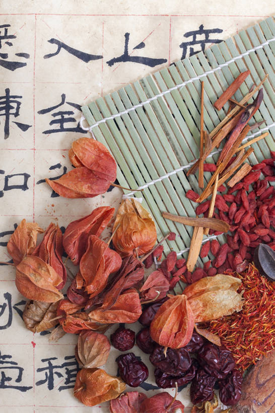 无人,竖图,俯视,特写,植物,静物,北京,中国,亚洲,药,干燥,食品,草药,药草,饮食,中药,饮料,干花,红花,汉字,摄影,有机食品,影棚,多样,枸杞,医疗,草本,中国文化,摄影棚,药材,中草药,营养品,中医,东亚,枣椰子,健康食物,中药材,本草,密花豆,锦灯笼,彩图,高角度拍摄,影棚拍摄,拍摄,白花油麻藤,鸡血藤,亮叶岩豆藤,山鸡血藤,香花岩豆藤,血藤,传统文化,bj175