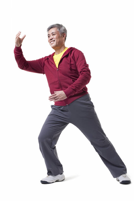 东方人,成年人,老年人,一个人,竖图,白色背景,正面,运动服,快乐,武术,中国,亚洲,年轻,健康,放松,太极,享乐,东亚,老年男性,男人,男性,亚洲人,中国人,彩图,全身,影棚拍摄,bj175