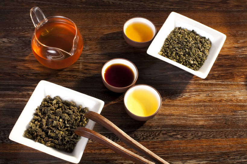 无人,横图,俯视,室内,茶,桌子,静物,中国,亚洲,木制,材料,瓷器,正方形,茶道,茶叶,陶瓷制品,茶碟,茶馆,健康,安静,摄影,有机食品,生活方式,茶色,高雅,草本,中国文化,干的,东亚,热饮,茶杯,彩图,高角度拍摄,传统文化,bj175