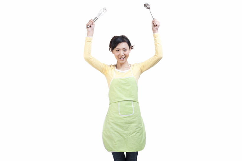 东方人,成年人,一个人,家庭,举,笑,微笑,露齿笑,横图,竖图,白色背景,正面,快乐,幸福,北京,中国,亚洲,仅一个年轻女性,仅一个女性,仅一个人,准备,围裙,拿着,注视,休闲装,干净,刺激,汤匙,观察,看,温暖,温馨,一家人,乐趣,摄影,影棚,生活方式,观看,和睦,察看,享乐,愉悦,关注,摄影棚,肖像,忙碌,东亚,北京市,年轻女性,女人,女性,亚洲人,中国人,年轻人,烹调用具,烹调,彩图,影棚拍摄,拍摄,融洽,长度,bj175