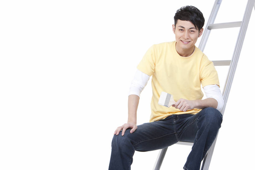 东方人,成年人,一个人,坐,笑,微笑,露齿笑,横图,竖图,白色背景,快乐,幸福,装修,北京,中国,亚洲,仅一个男性,仅一个人,梯子,注视,休闲装,仅一个年轻男性,画笔,观察,看,乐趣,摄影,影棚,生活方式,观看,察看,享乐,愉悦,关注,近景,摄影棚,肖像,油漆工,东亚,北京市,男人,男性,年轻男性,亚洲人,中国人,年轻人,彩图,影棚拍摄,拍摄,bj175