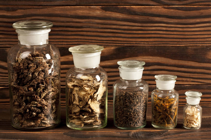 无人,医生,横图,化妆,美容,技术,当归,静物,北京,中国,亚洲,一排,护肤,药,准备,堆叠,丰富,整齐,材料,草药,药草,书桌,传统,排列,容器,医护人员,医疗人员,保养,享受,休闲,健康,放松,保健,摄影,药房,有机食品,多样,技巧,堆,医疗,草本,队列,中国文化,手艺,选择,干的,营养品,中医,东亚,广口瓶,桔梗,养颜,夏枯草,技能,技艺,黄连,丁香,大夫,彩图,白芍,妙技,SPA美容,处方,传统文化,本领,汉医,成分,bj175