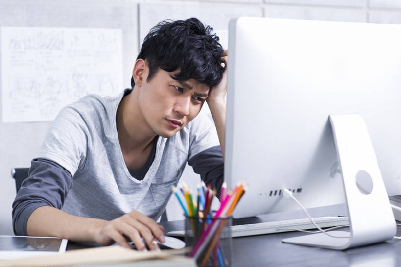 东方人,成年人,一个人,商务人士,商务男性,办公室,横图,室内,白天,正面,衬衫,商务,电脑,显示器,鼠标,键盘,互联网,技术,椅子,北京,中国,亚洲,仅一个男性,仅一个人,敲打,套装,工作,网络,办公用品,托腮,休闲装,输入,输入设备,通讯设备,现代,书桌,仅一个年轻男性,铅笔,打字,职业,思考,皱眉,台式电脑,想,压力,摄影,技巧,点击,失望,头痛,敲击,创造力,企业,公司,工作室,消极,手艺,通信设备,商务装,问题,网上冲浪,草图,工薪阶层,挣扎,输出设备,东亚,挫败,无线电技术,技能,技艺,想法,认真,按键,计算机,男人,男性,年轻男性,亚洲人,中国人,年轻人,白领,上班族,设计,坐着,半身,彩图,衬衣,妙技,彩色铅笔,办公室职员,本领,广告业,bj175