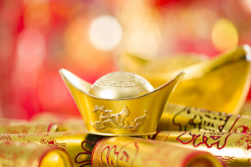 无人,横图,彩色,特写,背景,运气,静物,鞭炮,北京,中国,春节,新年,亚洲,堆叠,黄色背景,风俗,节日,丰富,庆祝,装饰,鲜艳,反射,金属,古典,传统,红色,焰火,精神,财富,金融,摄影,金元宝,五颜六色,色彩斑斓,珍贵,仪式,中国文化,华贵,典礼,五彩缤纷,古典风格,东亚,远古,五彩斑斓,炽热,制度,五光十色,货币,彩图,影棚拍摄,金子,传统文化,传统节日,象征主义,bj175