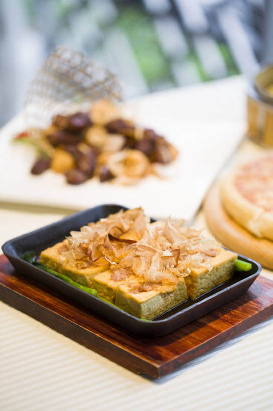 豆腐,无人,竖图,特写,吃饭,晚餐,午餐,静物,餐具,北京,中国,亚洲,丰富,熟食,美味,食品,饮品,传统,饮食,餐饮,食物,饮料,盘子,中国菜,健康,摄影,膳食,可口,清新,中国文化,东亚,主菜,健康食物,适口,彩图,装饰菜,传统文化,bj175