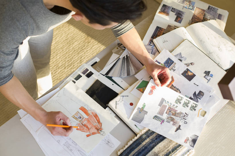 东方人,成年人,一个人,商务人士,设计师,裁缝,办公室,家,横图,俯视,室内,白天,商务,时尚,集体,信心,技术,桌子,城市,北京,中国,亚洲,仅一个男性,仅一个人,弯腰,握,准备,工作,纸,房屋,办公用品,利益,注视,休闲装,现代,书桌,文具,仅一个年轻男性,笔记本,铅笔,学习用品,观察,看,站着,职业,独立,团体,握着,创意,摄影,奋斗,生活方式,观看,技巧,灵感,文具用品,愿望,察看,组织,创造力,专心,享乐,工作室,关注,着色,努力,手艺,忙碌,草图,目录,创新,东亚,新意,理想,技能,技艺,想法,美术工艺,企业家,认真,男人,男性,年轻男性,亚洲人,中国人,年轻人,白领,美术设计员,设计,设计家,设计者,画画,彩图,高角度拍摄,妙技,彩色铅笔,本领,纺织工业,产品设计,bj175