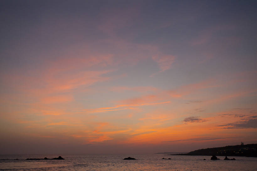 无人,横图,室外,旅游,度假,海洋,美景,日落,水,标志建筑,地标,建筑,台湾,中国,亚洲,岛,地平线,景观,水面,水平线,晚霞,霞光,云,落日,建筑群,云层,娱乐,建设,风景,天空,自然,黄昏,波浪,享受,休闲,景色,彩霞,放松,摄影,宁静,环境,生态,自然风光,逆光,海景,东亚,台南,夕照,薄暮,暗礁,夕阳,彩图,旅行,傍晚,恒春半岛,斜阳,广角,垦丁,bj175