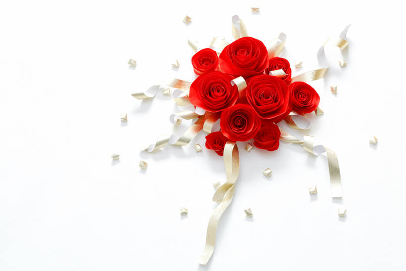无人,横图,特写,留白,抠图,白色背景,婚礼,快乐,幸福,运气,热情,玫瑰,静物,礼物,情人节,许多,庆祝,弯曲,艺术,装饰,盛开,鲜艳,缠绕,纸,缎带,很多,结婚,浪漫,祝福,花蕾,花,花瓣,花朵,鲜花,红色,纸花,纸制品,花束,花苞,花蕊,一束,喜庆,摄影,纪念,光滑,创造力,高雅,优美,清新,细腻,平滑,式样,想法,美术工艺,设计,彩图,影棚拍摄,爱,高兴,立体图形,金子,bj175