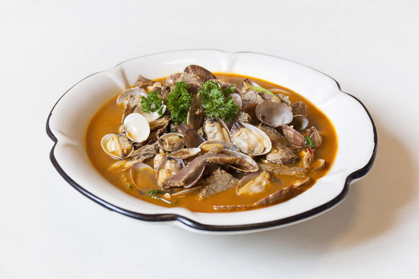 无人,横图,白色背景,静物,中国,亚洲,肉,熟食,牛肉,美味,食品,饮品,饮食,餐饮,食物,饮料,盘子,碗,中国菜,蛤,摄影,膳食,可口,中国文化,肉制品,东亚,健康食物,适口,海产,彩图,影棚拍摄,装饰菜,bj175