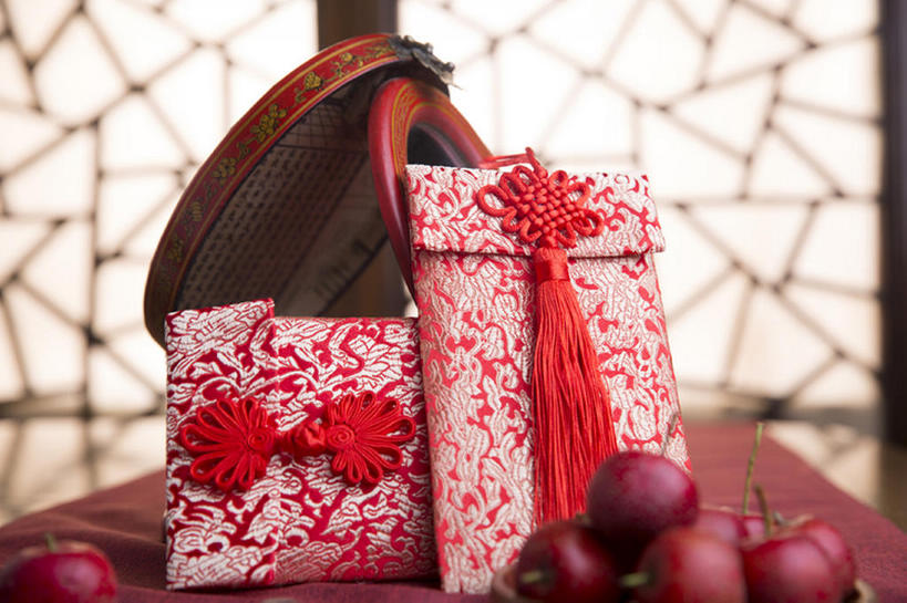 无人,横图,运气,窗户,静物,水果,中国,春节,亚洲,花纹,风俗,图案,食品,古典,首饰盒,传统,装饰品,红色,中国结,山楂,概念,山楂树,精神,摄影,红包,仪式,中国文化,典礼,古典风格,东亚,东亚文化,元旦,红果,式样,制度,彩图,传统文化,胭脂果,传统节日,bj175