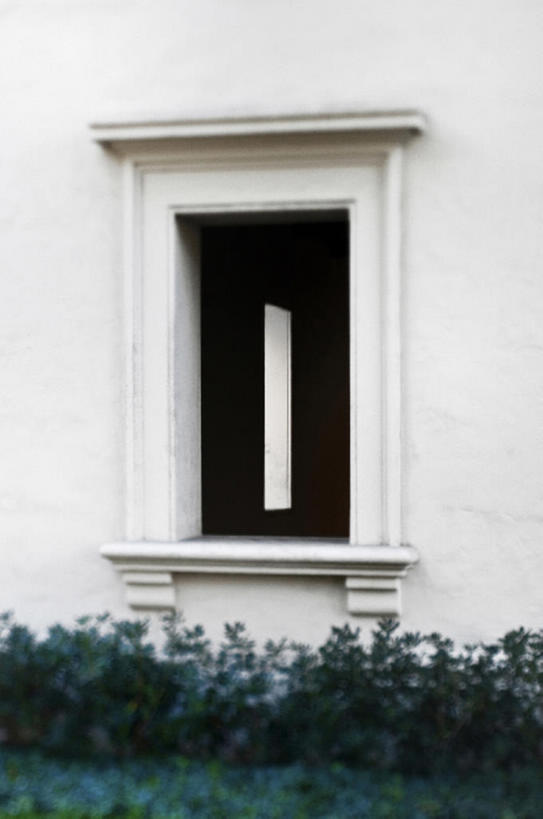 无人,家,竖图,室外,白天,窗户,城市,建筑,静物,美国,房屋,古典,窗台,摄影,建造,灌木,北美,北美洲,简单,加利福尼亚,美洲,加州,洛杉矶,加利福尼亚州,金州,黄金州,北亚美利加洲,亚美利加洲,树篱,帕萨迪纳,天使之城,彩图,美利坚合众国,bj175