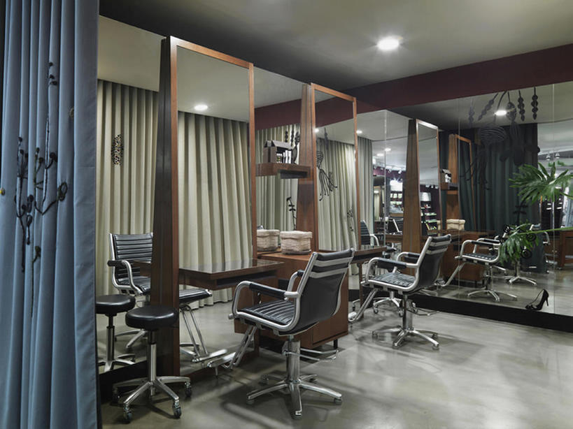 无人,横图,室内,家具,镜子,椅子,台湾,亚洲,光,现代,座位,装饰物,摄影,理发店,聚光灯,办公椅,照亮,昏暗,简单,彩图,当代,bj175